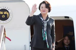 김정숙 인도방문 식비, 문체부 결재 예산보다 9배 높았다