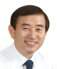 국제무예센터 신임 이사장으로 임명된 조길형 충주시장.