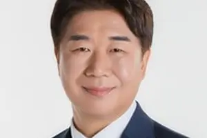 "응모작 저작권 주최측 귀속 일방 통지는 저작권 지침 위반"