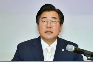 박찬대 인천시장, 취임 100일 '인천 리레이팅' 선언…공약 미이행·측근 논란 숙제로